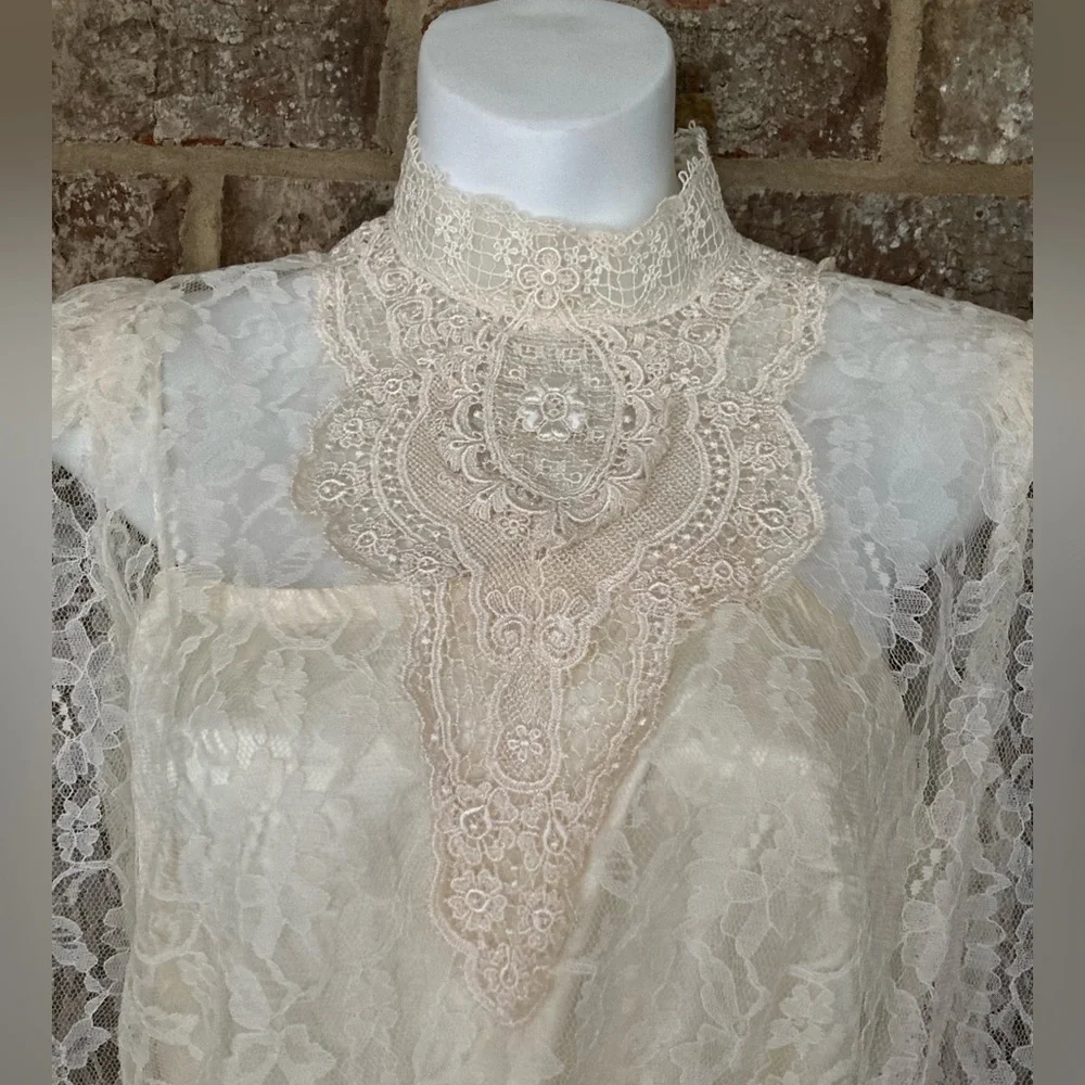 Vintage 1970’s High Neck Lace & Satin Ribbon Embellished Sheath Dress 11/12 - Picture 4 of 13
